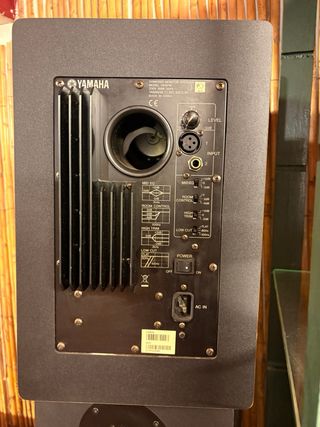 Altavoces Activos Yamaha Negros