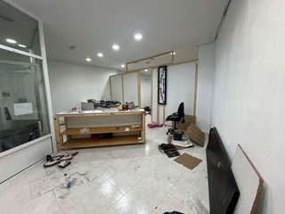 Local comercial en alquiler en Baeza