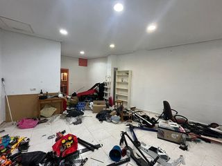 Local comercial en alquiler en Baeza