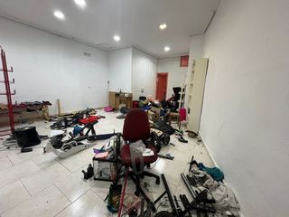 Local comercial en alquiler en Baeza