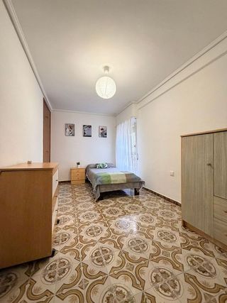 Piso en alquiler en Mercado en Alicante