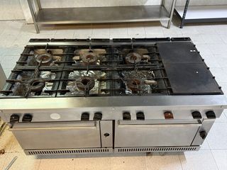 Cocina industrial 8 fuegos