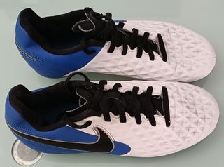 BOTAS DE FÚTBOL NIKE TIEMPO 34 EN BUEN ESTADO.