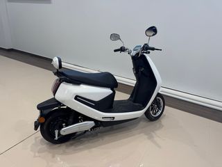Scooter Eléctrico Blanco  Utrera City