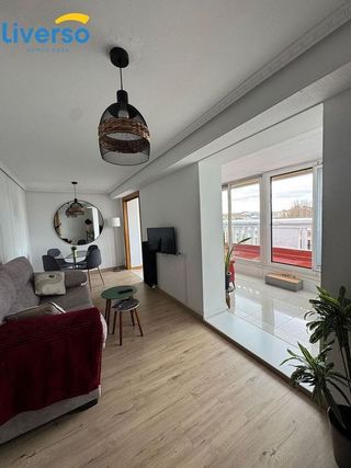 Piso en alquiler en Plaza España - Villa Pilar - Reyes Católicos - Vadillos en Burgos