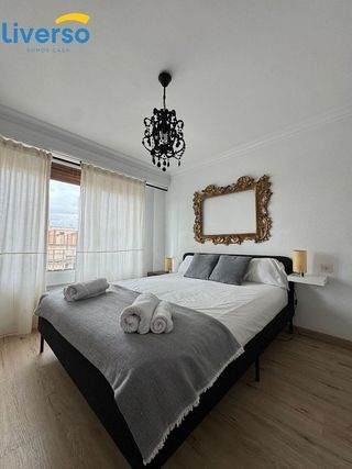 Piso en alquiler en Plaza España - Villa Pilar - Reyes Católicos - Vadillos en Burgos