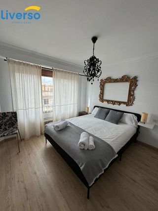 Piso en alquiler en Plaza España - Villa Pilar - Reyes Católicos - Vadillos en Burgos