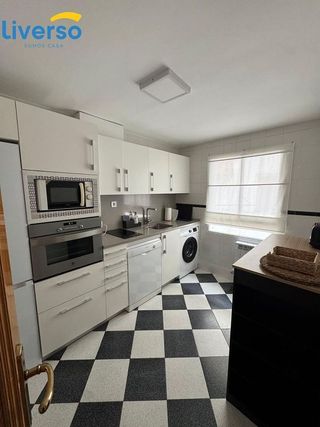 Piso en alquiler en Plaza España - Villa Pilar - Reyes Católicos - Vadillos en Burgos