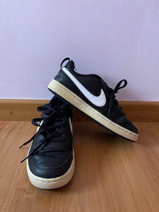 Zapatillas Nike Negras y Blancas