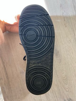 Zapatillas Nike Negras y Blancas