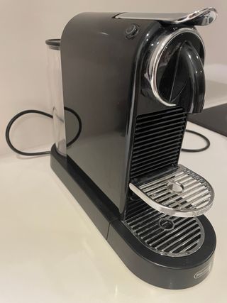 Cafetera Nespresso DeLonghi Negra