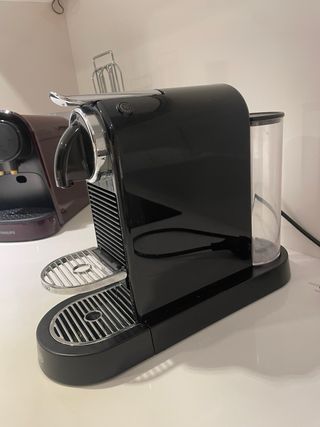 Cafetera Nespresso DeLonghi Negra