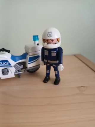 Moto Policía Playmobil con 2 Figuras