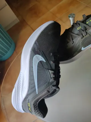 Nike Quest 5 Zapatillas Hombre talla 44