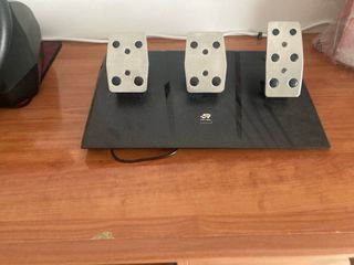 Volante de carreras con pedales y cambio manual