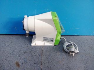 BOMBA DOSIFICADORA DE MEMBRANA EMEC PRISMA 10-13 F