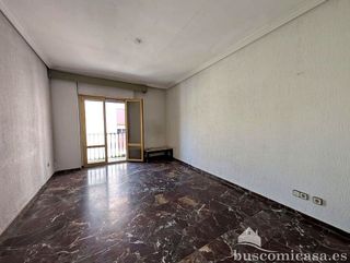 Piso en venta en Linares