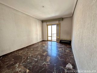 Piso en venta en Linares