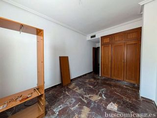 Piso en venta en Linares