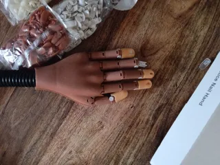 Mano Práctica Uñas + Recambios