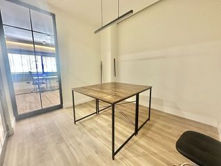 Oficina en venta en Playa de la Fontanilla en Marbella