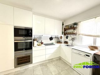 Piso en venta en Cuatro Caminos - Plaza de la Cubela en Coruña (A)