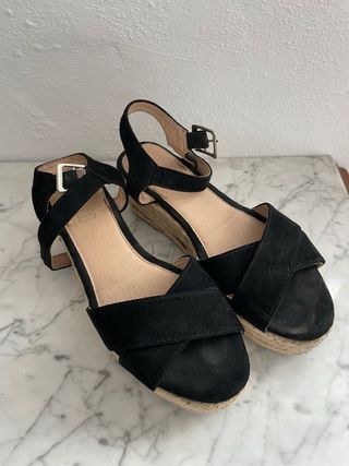 Sandalias esparto plataforma negras