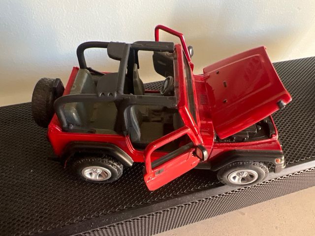 Todoterreno Jeep Wrangler 1:32 Siku