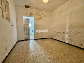 Casa adosada en venta en Brenes