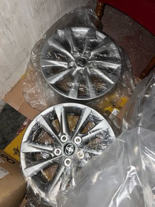 Llantas 16 Toyota Corolla UNIDAD