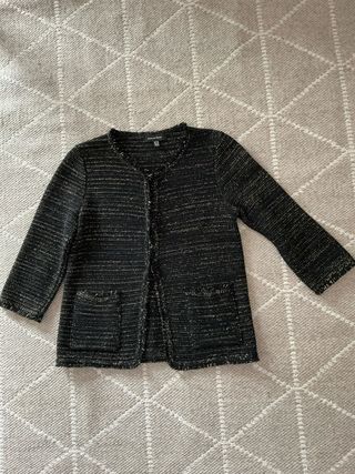 Chaqueta Massimo Dutti negra y dorada