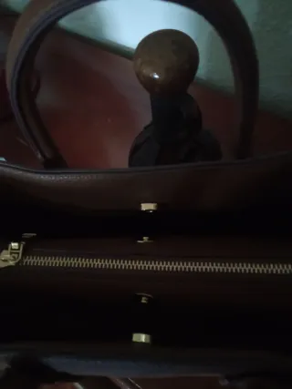 Bolso marrón asas y correa nuevo.