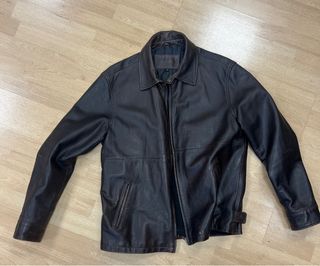 Cazadora de piel tipo piloto. Talla 52.