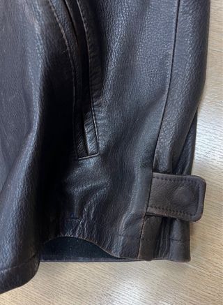 Cazadora de piel tipo piloto. Talla 52.