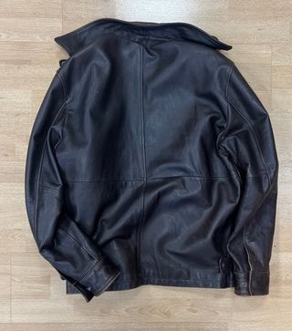 Cazadora de piel tipo piloto. Talla 52.