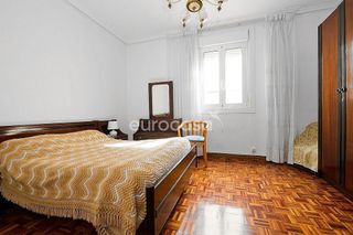 Piso en venta en Numancia - San Fernando en Santander