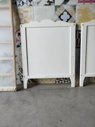 Cuna de bebé blanca