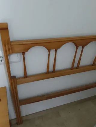 2 Mesitas de noche pino + percha y cabecero cama