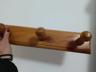 2 Mesitas de noche pino + percha y cabecero cama