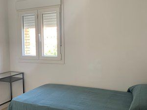 Se alquila habitación en Pedro Salvador, Sevilla.