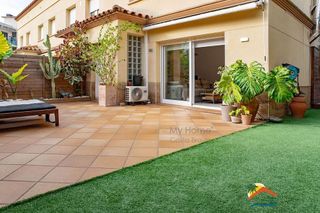 Casa adosada en venta en Puigventós en Lloret de Mar