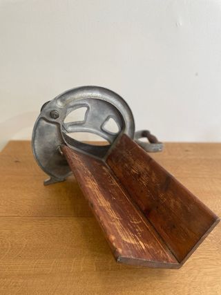 Rabanadora de pan francesa antigua