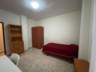 Piso en alquiler en Ciudad Jardín - Zoco en Córdoba