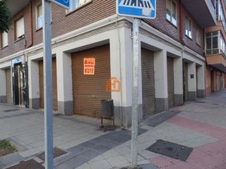 Local comercial en alquiler en La Chantría - La Lastra en León