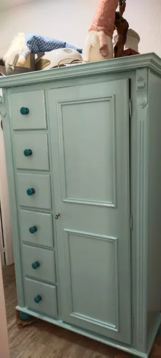 Armario infantil madera maciza.