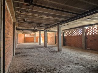 Se vende local comercial