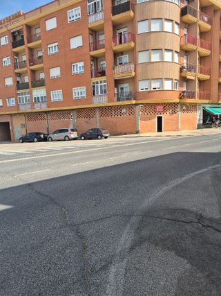 Se vende local comercial