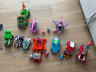 Colección Patrulla Canina Vehículos y Figuras