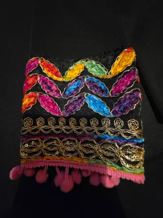 Americana/blazer negra con abalorios T.L