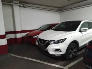 Parcela 2 coches + 1 moto. Centro Portu